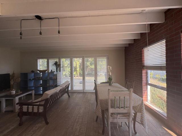 2 Bedroom House To Let in West Beach