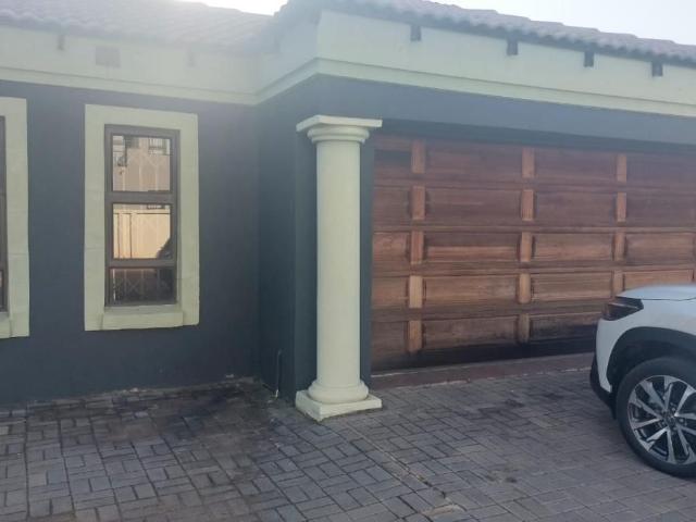 2 Bedroom house to rent in The Orchards, Akasia