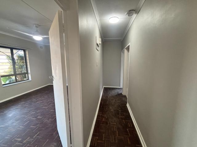 2 Bedroom House To Rent in Tinley Manor