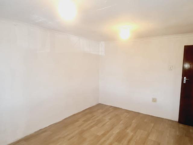 2 Bedroom House To Rent in Zwide