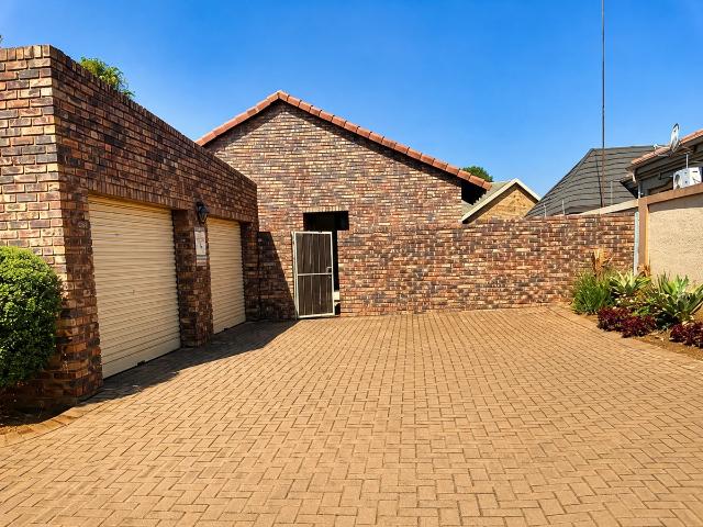 2 Bedroom House to Rent in Amberfield