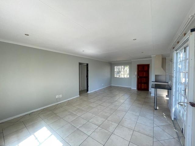 2 Bedroom House To Rent in Bryanston