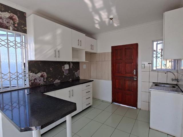 2 Bedroom house to rent in Caneside, Phoenix