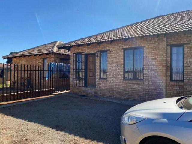 2 Bedroom House to Rent in Chiawelo
