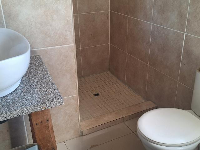 2 Bedroom House To Rent in Chroompark