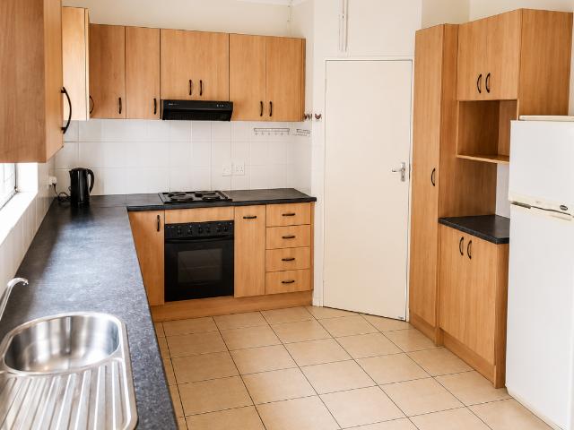 2 Bedroom House To Rent in Constantia Park