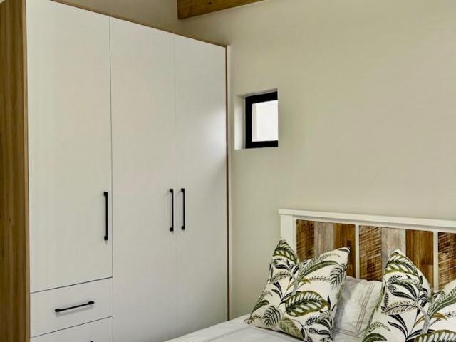 2 Bedroom House To Rent in Crossways Farm Village