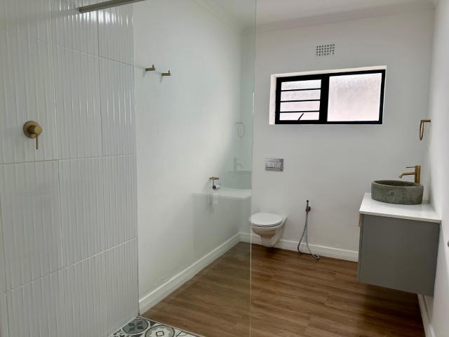 2 Bedroom House To Rent in Grassy Park