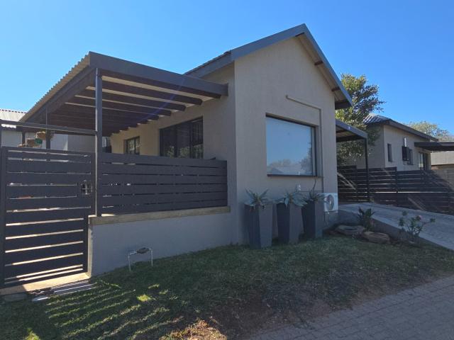 2 Bedroom House To Rent in Hoedspruit