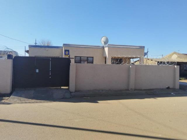 2 Bedroom House to Rent in Kanana
