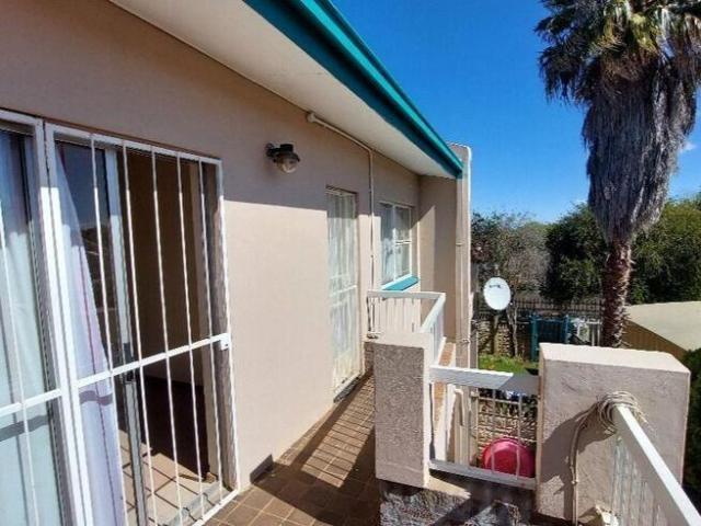 2 Bedroom House to Rent in Langenhovenpark
