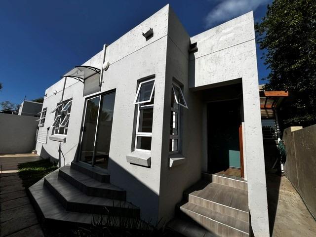 2 Bedroom House To Rent in Lonehill