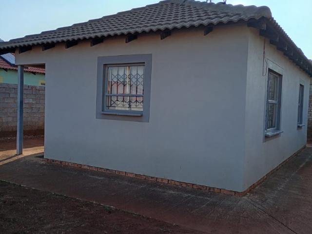 2 Bedroom House To Rent in Lufhereng