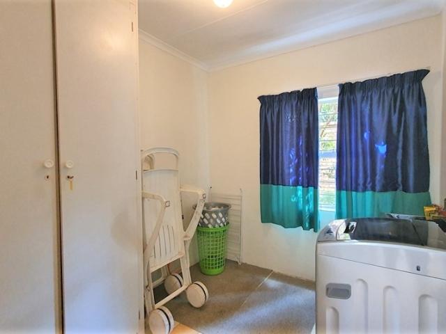 2 Bedroom House To Rent in Menlo Park