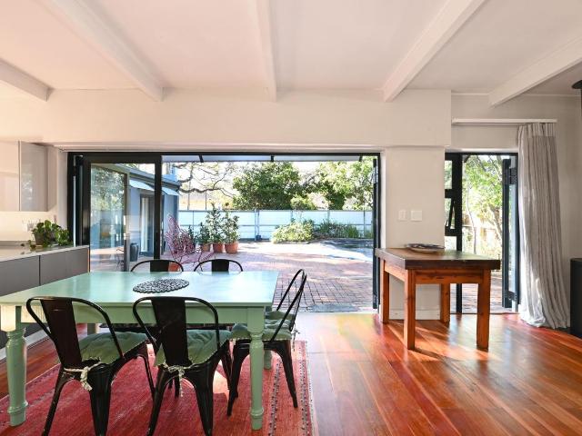 2 Bedroom house to rent in Newlands, Cape Town