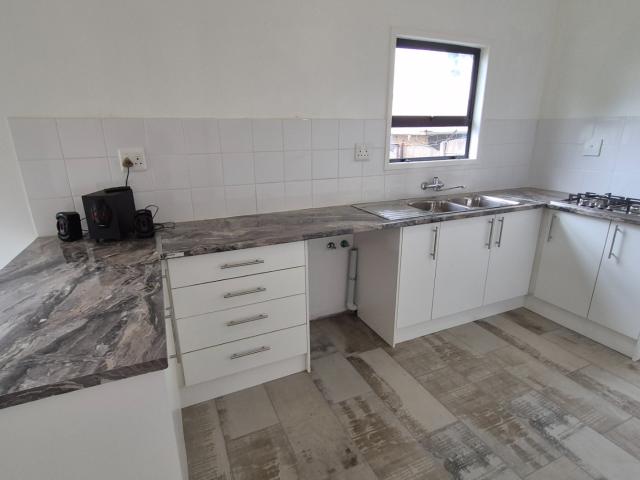 2 Bedroom House To Rent in Northmead