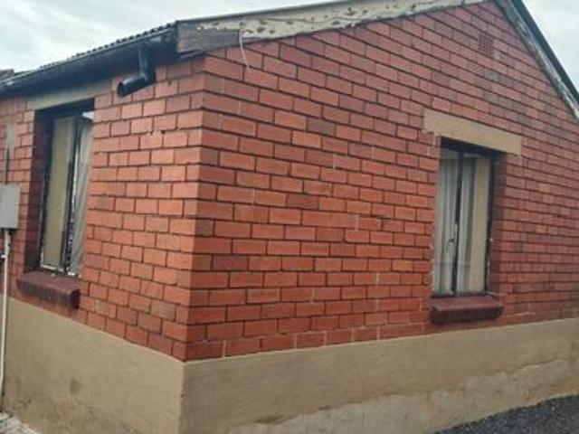 2 Bedroom House To Rent in Orlando East