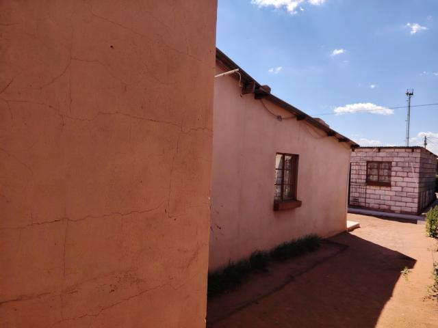 2 Bedroom House To Rent in Postmasburg Rural