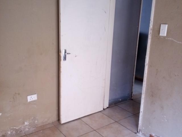 2 Bedroom House To Rent in Protea Glen