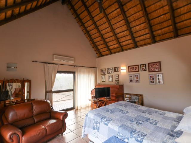 2 Bedroom House To Rent in Raptors View Wildlife Estate