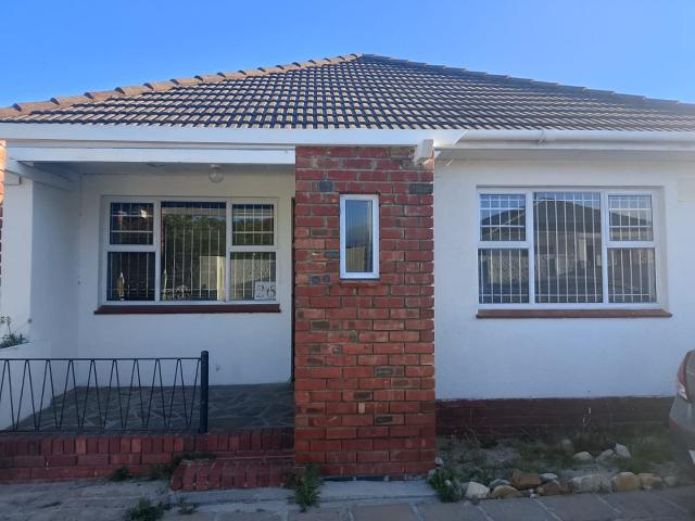 2 Bedroom House To Rent in Retreat
