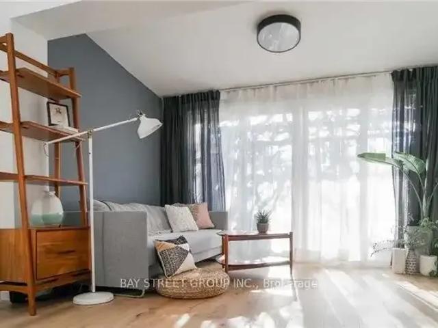 2 Bedroom House Toronto ON 103695158