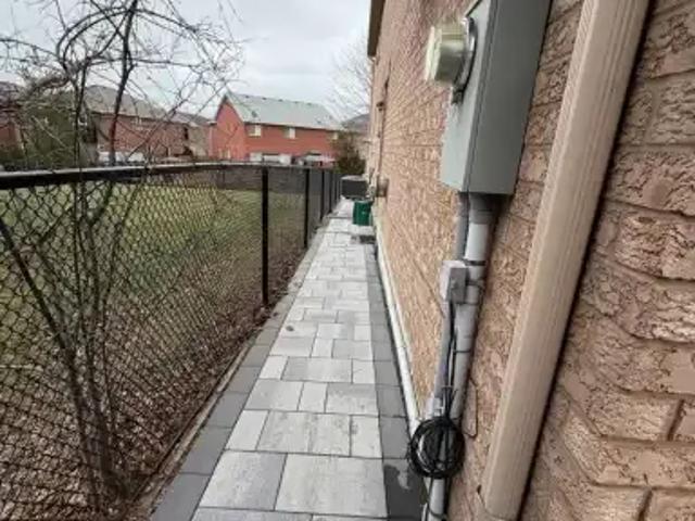 2 Bedroom House Vaughan ON 100941191