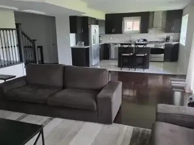 2 Bedroom House Vaughan ON 105048113