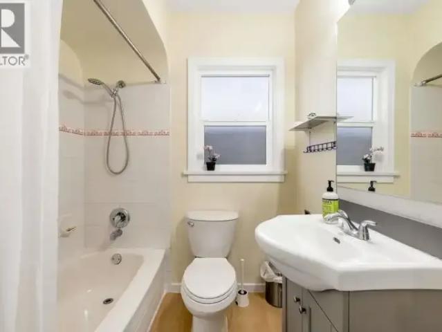 2 Bedroom House Vancouver BC LS102394914