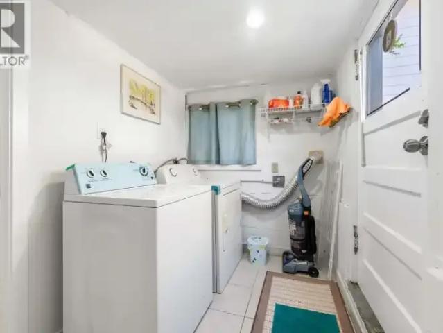 2 Bedroom House Vancouver BC 102394917