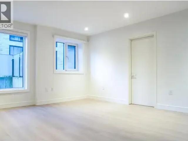 2 Bedroom House Vancouver BC 102578904