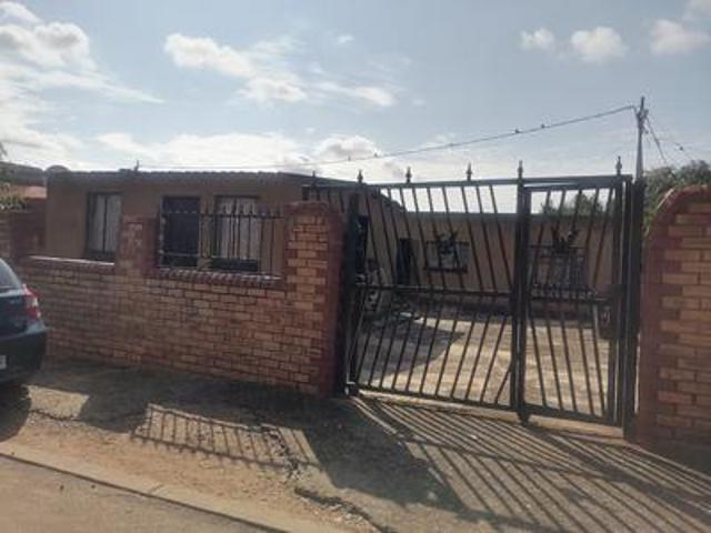 2 bedroom home with 3 outside rooms.