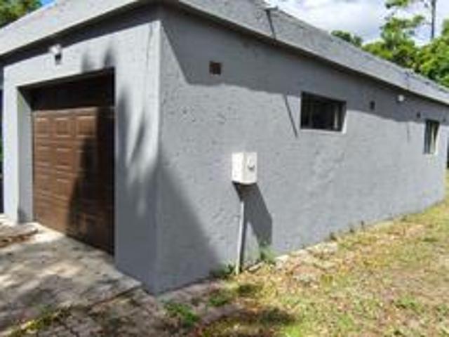 2 bedroom home a glenmore gem awaits!
