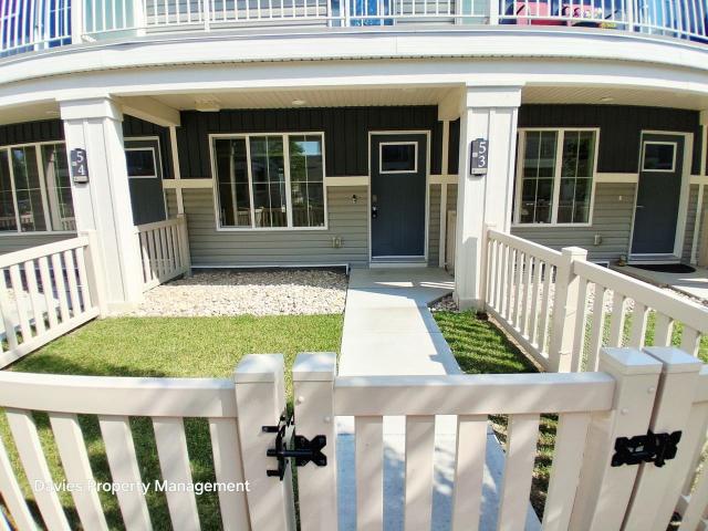 2 Bedroom Home for Rent at 1110 Daniels Link Sw, Edmonton, AB T6W 4N6