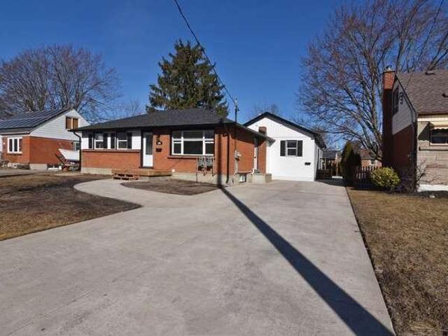 2 Bedroom Home for Rent at 134 Oakside St, London, ON N5Y 1E7 Carling
