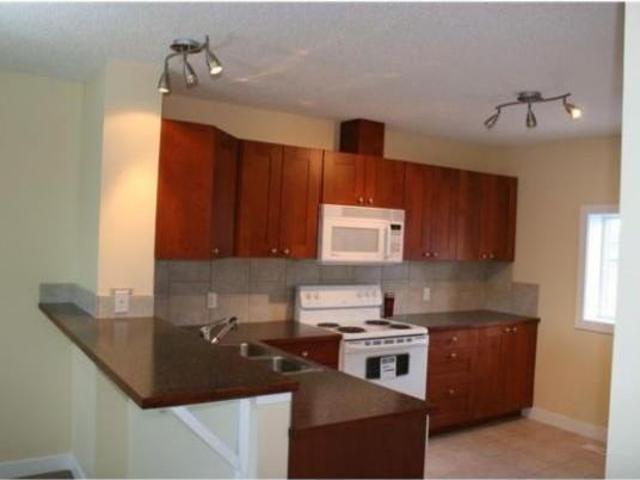 2 Bedroom Home for Rent at 1506 40 St Se, Calgary, AB T2A 1K2 Forest Heights