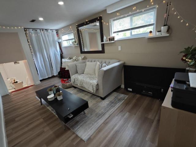 2 Bedroom Home for Rent at 1619 Warren Dr, Mississauga, ON L4W 2X1 Rathwood