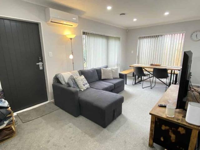 2 BEDROOM HOME IN TOTARA HEIGHTS