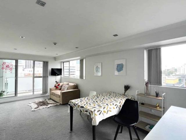 2 Bedroom on Federal Ideal City Living Exper.