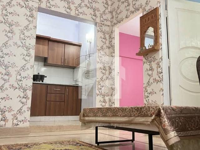 2 Bedroom Lounge Leased Flat | Prime Gulistan E Jauhar | Boundary Wall Project | Price Slightly Negotiable