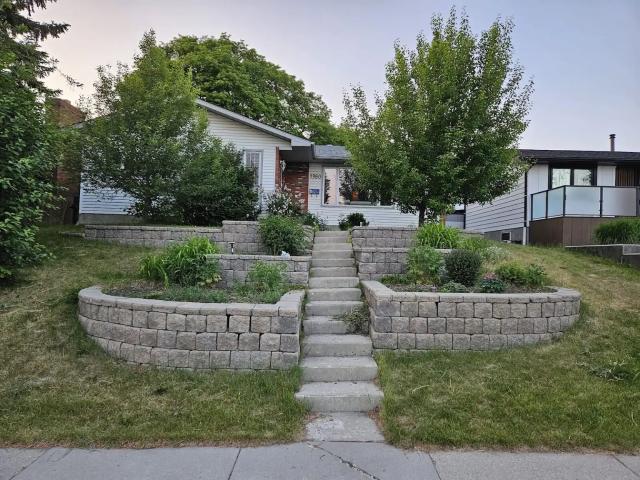 2 bedroom legal basement, Separate laundry, separate, mailbox, separate entrance
