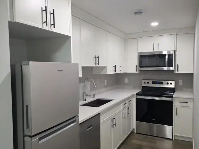 2 BEDROOM LEGAL BASEMENT SUITE