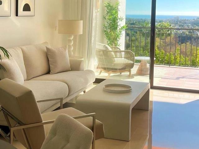 2 bedroom luxury Apartment for rent in Benahavís, Andalusia