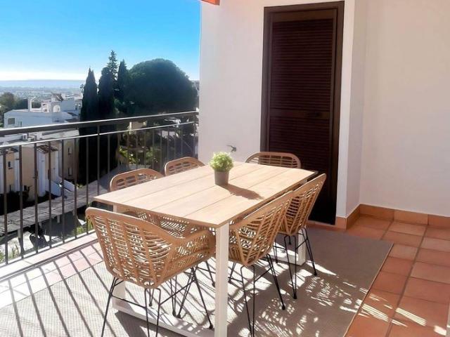 2 bedroom luxury Flat for rent in Benahavís, Andalusia
