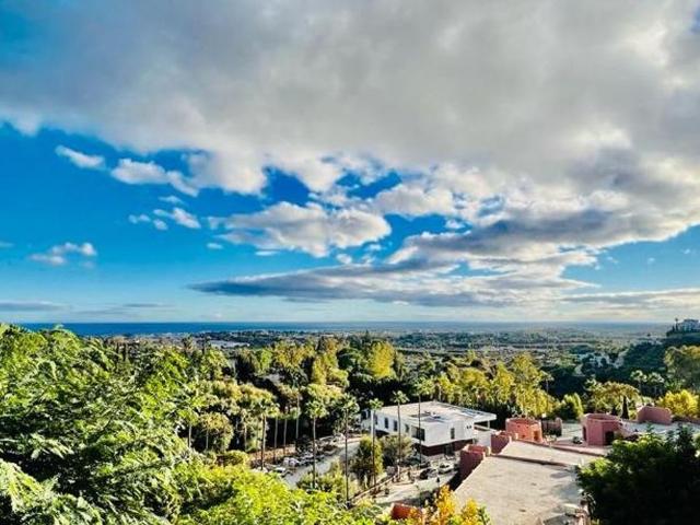 2 bedroom luxury Flat for rent in Benahavís, Spain