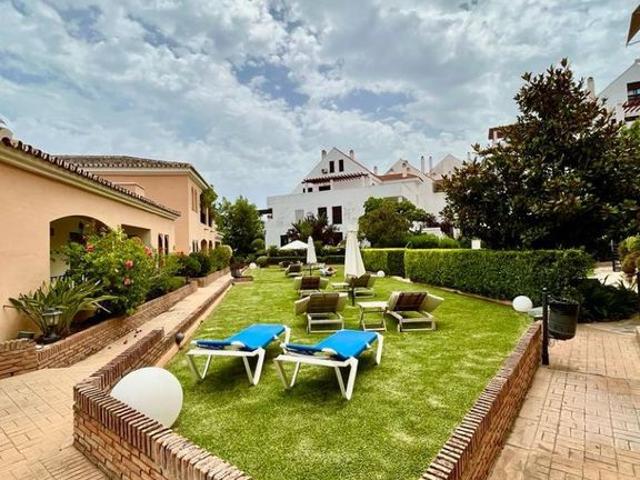 2 bedroom luxury Flat for rent in Nueva Andalucia, Spain