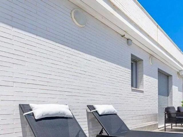 2 bedroom luxury penthouse for rent in Nueva Andalucia, Spain