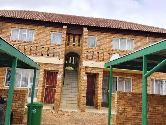 2 Bedroom Security Complex in Amandasig