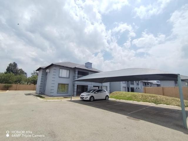 2 Bedroom Security Complex in Crystal Park