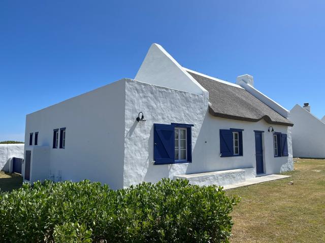 2 Bedroom Security Estate in Struisbaai